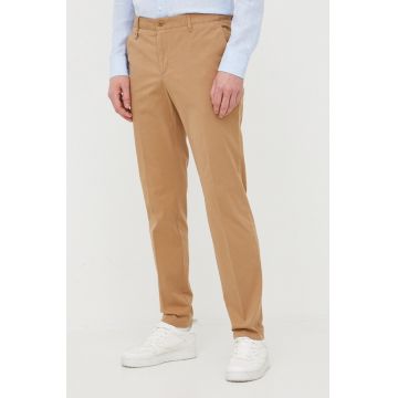 BOSS pantaloni barbati, culoarea bej, mulata