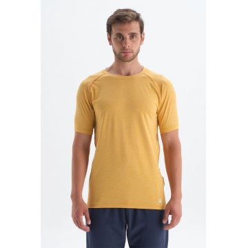 Tricou cu maneci raglan