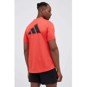 adidas Performance tricou de antrenament Workout Base culoarea rosu, cu imprimeu