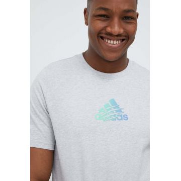 adidas tricou din bumbac culoarea gri, cu imprimeu