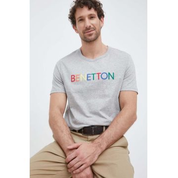 United Colors of Benetton tricou din bumbac culoarea gri, cu imprimeu