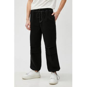 Pantaloni crop lejeri