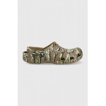 Crocs papuci Classic Printed Camo Clog barbati, culoarea verde, 206454