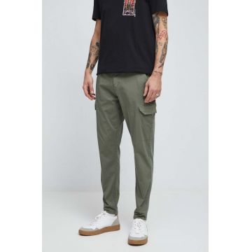 Medicine pantaloni barbati, culoarea verde, cu fason cargo