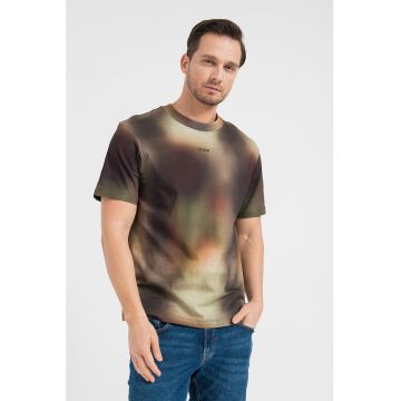 Tricou cu decolteu la baza gatului si model in degrade Diobo