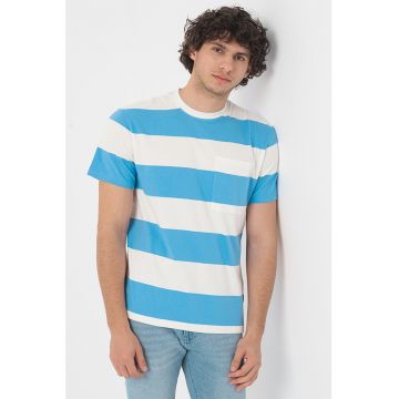 Tricou cu decolteu la baza gatului si model in dungi