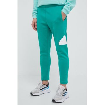 adidas pantaloni de trening culoarea verde, cu imprimeu