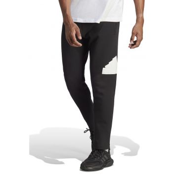 Pantaloni sport cu logo cauciucat