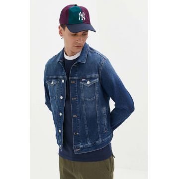 Tommy Jeans geaca jeans barbati, culoarea albastru marin, de tranzitie