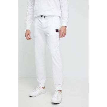 HUGO pantaloni lounge din bumbac culoarea alb, cu imprimeu