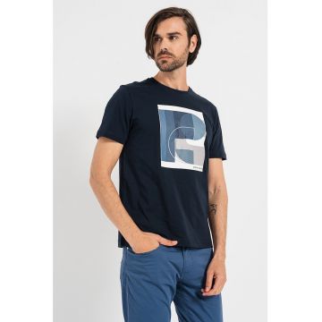 Tricou cu decolteu la baza gatului si imprimeu