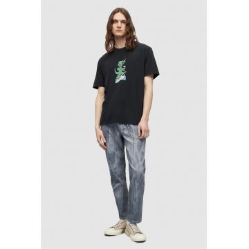 Tricou cu decolteu la baza gatului si imprimeu grafic