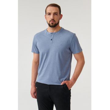 Tricou din amestec de bumbac cu fenta scurta cu nasturi