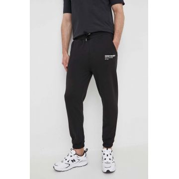 Colmar pantaloni de trening culoarea negru, cu imprimeu