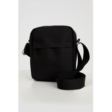 Geanta crossbody cu bareta ajustabila