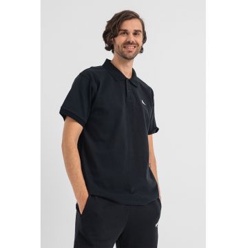 Tricou polo de bumbac cu logo discret