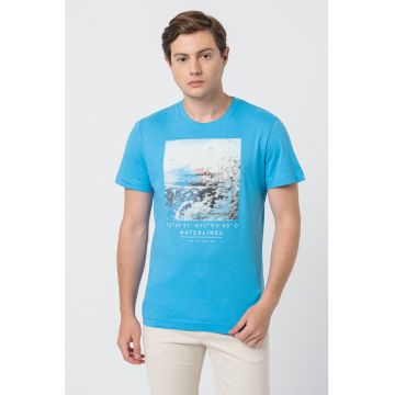 Tricou cu decolteu la baza gatului cu imprimeu grafic