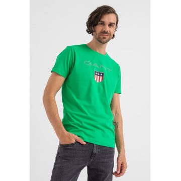 Tricou cu decolteu la baza gatului si imprimeu logo