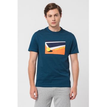 Tricou cu decolteu la baza gatului si imprimeu