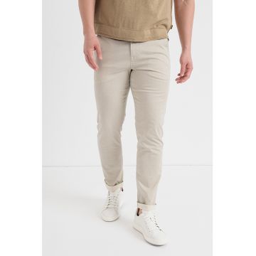 Pantaloni chino slim fit cu model discret Schino