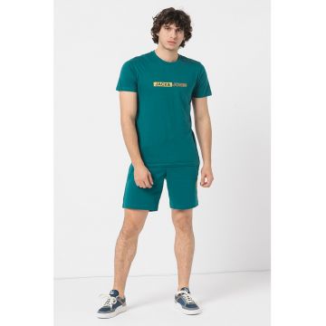 Set de tricou cu decolteu la baza gatului si pantaloni scurti cu buzunare laterale Neo