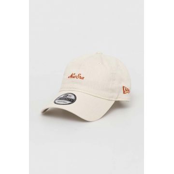 New Era șapcă de baseball din bumbac culoarea bej, cu imprimeu