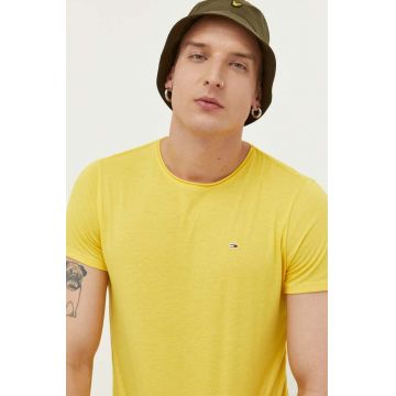 Tommy Jeans tricou barbati, culoarea galben, neted