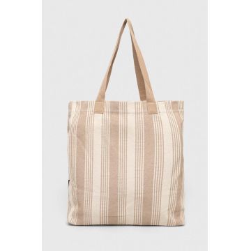 Sisley poseta culoarea bej