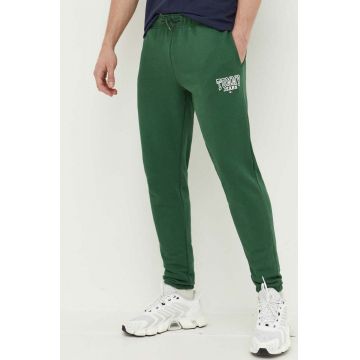 Tommy Jeans pantaloni de bumbac culoarea verde, neted