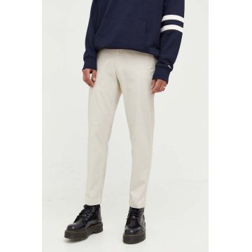 Tommy Jeans pantaloni barbati, culoarea bej, cu fason chinos