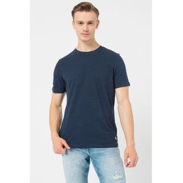 Tricou din amestec de in cu decolteu la baza gatului