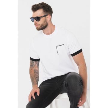 Tricou din amestec de bumbac cu decolteu la baza gatului Tricou din amestec de bumbac cu decolteu la baza gatului