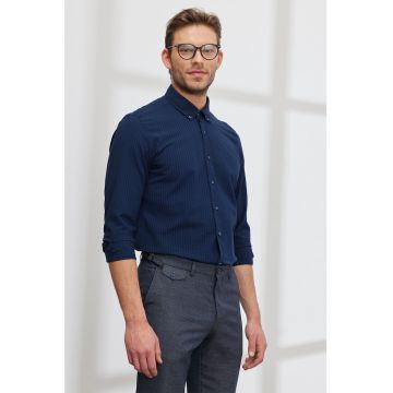 Camasa slim fit cu guler fixat cu nasturi