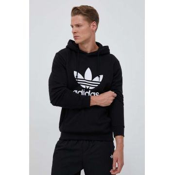 adidas Originals hanorac de bumbac Classics Trefoil Hoodie bărbați, culoarea negru, cu glugă, cu imprimeu IM4489