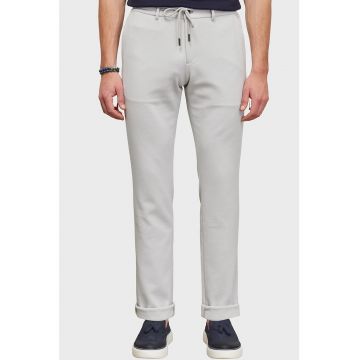 Pantaloni slim fit cu buzunare laterale