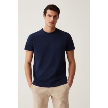 Tricou cu decolteu la baza gatului si model uni