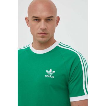 adidas Originals tricou din bumbac Adicolor 3-Stripes culoarea verde, cu imprimeu IM0410
