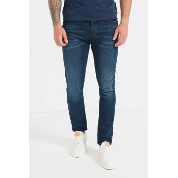 Blugi slim fit