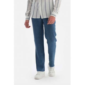 Pantaloni drepti de in cu buzunare laterale