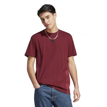 Tricou cu aplicatie discreta cu logo