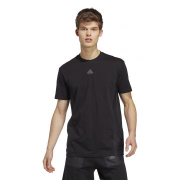 Tricou cu aplicatie discreta cu logo