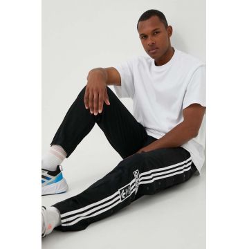 adidas Originals pantaloni de trening culoarea negru, cu imprimeu