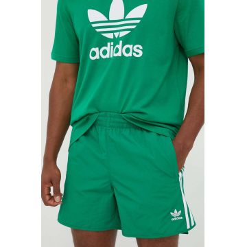 adidas Originals pantaloni scurți Adicolor Classics bărbați, culoarea verde IM4424