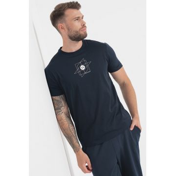 Tricou cu decolteu la baza gatului si logo