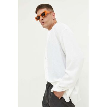 Abercrombie & Fitch camasa de in culoarea alb, cu guler stand-up, regular