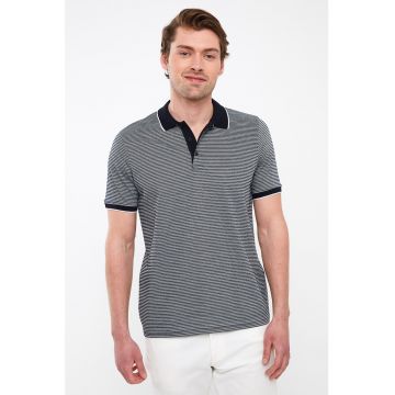 Tricou polo in dungi cu fenta cu nasturi