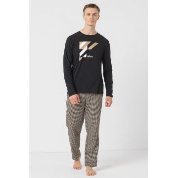 Pijama cu pantaloni lungi si imprimeu Dynamic Pijama cu pantaloni lungi si imprimeu Dynamic