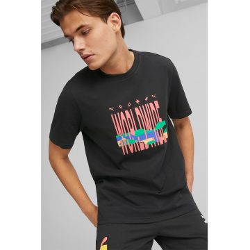 Tricou cu imprimeu text si decolteu la baza gatului