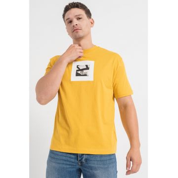Tricou din bumbac cu decolteu la baza gatului