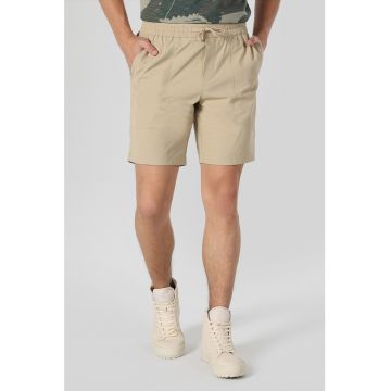 Pantaloni scurti cu buzunare laterale